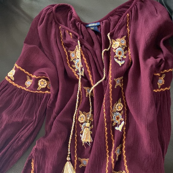 Boho top…maroon, so cute & comfy! 🌸 - Picture 2 of 7